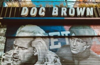 Un bar para viajar en el tiempo sin salir de Buenos Aires