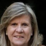 Eva Bach: «Tenemos adolescentes de 30 a 40 años que todavía viven con sus padres sin colaborar en nada»