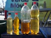 La Ciudad recolecta aceite usado y promueve el cuidado del agua en plazas porteñas