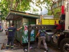 La Ciudad ya retiró más de 100 puestos de diarios y flores abandonados