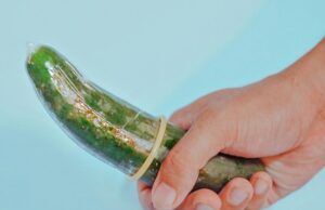 Se incrustó un pepino de 21 cm por el ano y tuvo sus consecuencias