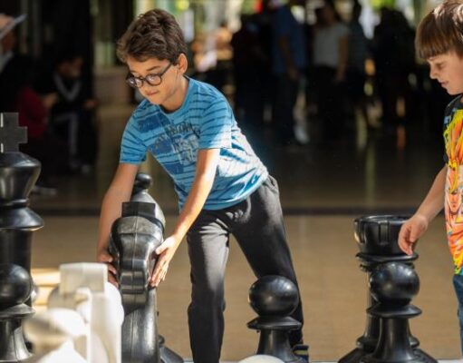 Más de 400 chicos participaron de una jornada de ajedrez con torneos, juegos y desafíos con inteligencia artificial