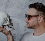 Jeffry Fischman inicia su etapa solista con “Alejándome de tí”