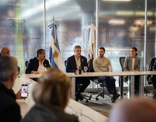 La Ciudad avanza con una reforma histórica para taxis y apps