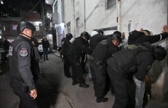 Megaoperativo en villas porteñas: más de 1.500 efectivos y 20 detenidos