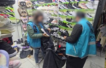 Secuestran miles de zapatillas de contrabando en locales de Flores