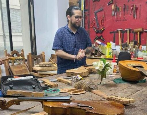 Una escuela porteña abre sus puertas para aprender oficios ligados al patrimonio y la fotografía analógica