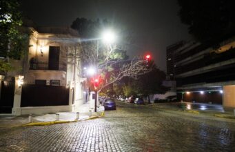 La Ciudad instalará 11.000 nuevas luces peatonales en las veredas