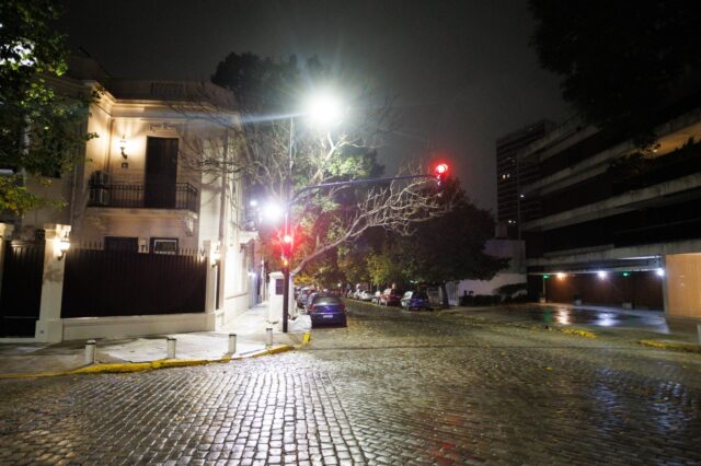 La-Ciudad-instalara-11.000-nuevas-luces-peatonales-en-las-veredas