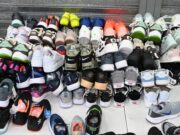 Secuestran 2.700 pares de zapatillas de contrabando en Retiro