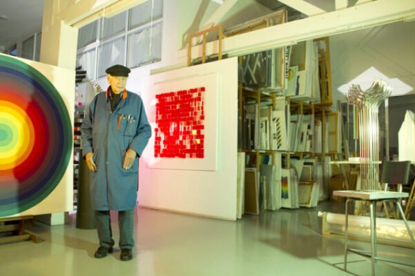 La-Boca-recibe-una-exposicion-que-celebra-a-los-grandes-referentes-del-arte-nacional-scaled-1