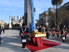 La Ciudad celebró el Día de la Independencia con el tradicional izamiento de la Bandera