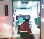 El SAME salvó la vida de un perrito en un incendio y le brindaron asistencia en ambulancia