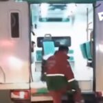 El SAME salvó la vida de un perrito en un incendio y le brindaron asistencia en ambulancia