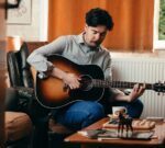 El cantautor de Liverpool Simon Howard lanza su nuevo sencillo «Lost and Found»