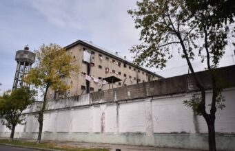 Comenzó el traslado de presos y avanza el cierre de la cárcel de Devoto
