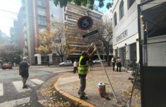 La Ciudad retiró más de 500 reservas de estacionamiento irregulares