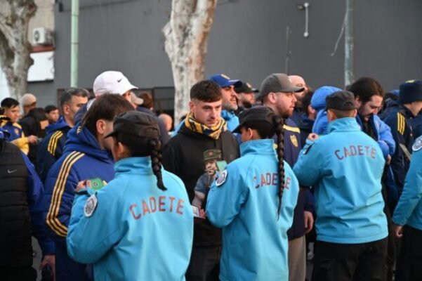 Mas-de-200-actas-y-tres-detenidos-durante-Boca-Velez-y-Los-Pumas-scaled-1