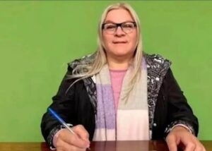 Se jubiló Silvina Buyutti, la primera maestra trans de Entre Ríos