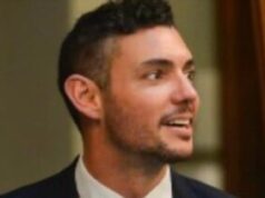 Un diputado libertario fue a ua fiesta gay y le cantaron: «La Patria no se vende»