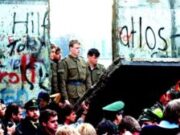 El día en que los alemanes comenzaron a derribar el Muro de Berlín