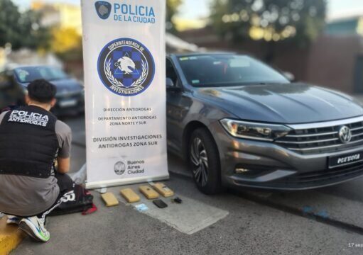 Dos allanamientos y cinco detenidos en la Villa 15