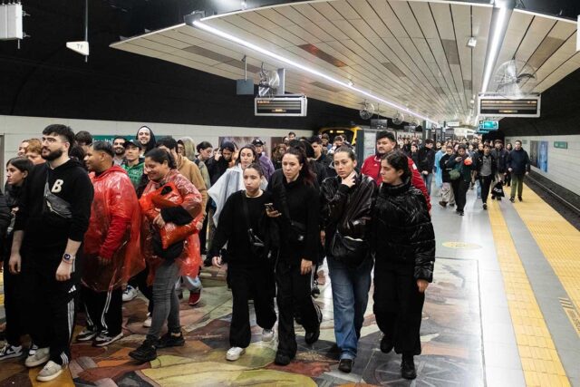 La-Linea-D-extendera-su-servicio-por-el-recital-de-Lali