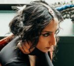 La rockera indo-canadiense ASTRA recupera su poder tras el abuso en su valiente sencillo «IDGAF»