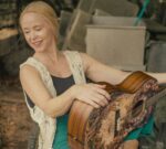 La estrella danesa Tina Dico debuta en Canadá con su nuevo sencillo «Surfing»