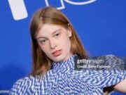 La hija trans de Elon Musk aparece en una campaña contra los robots y la IA