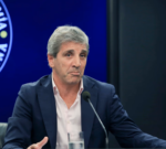 La semana de Luis “Toto” Caputo, cruzada por reclamos propios y ajenos