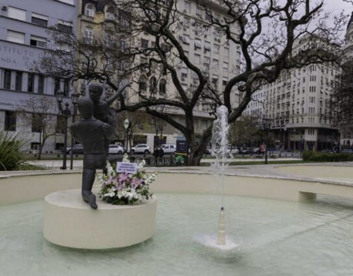A 55 años de la tragedia, restauraron la fuente que homenajea al Ballet del Colón