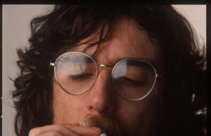 Conciertos, fotos y libros para celebrar los 75 años del Emblemático Charly García