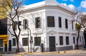 La Boca recupera su biblioteca tras una importante renovación