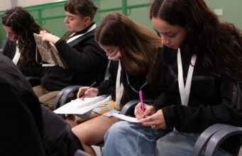 La Ciudad impulsa la participación estudiantil con talleres de oratoria