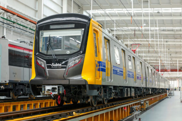 Llegan-nuevos-coches-desde-china-para-mejorar-el-servicio-del-Subte-scaled-1