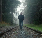 El rockero australiano Keith Holland envía un tren fantasma a través del más allá con su nuevo sencillo «Get on Board»