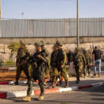 Israel desplaza a 1.600 palestinos de Hebrón y mantiene cerrada la ciudad