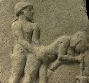 La placa de terracota de la antigua Babilonia que devela connotaciòn sexual