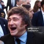 La economìa de Javier Milei atraviesa una de las peores crìsis de los ultimos 30 años
