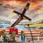 El sacerdote Patricio Alfredo Sánchez Molinari fue aplastado por una inmensa cruz mientras llevaba a cabo su homilìa